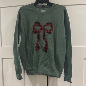 Willy Lou Boutique Green Crewneck Sweatshirt, Red Plaid Christmas Bow, Small